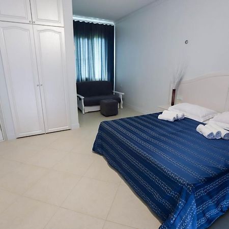 غاغرا Hometel 4 Friends المظهر الخارجي الصورة